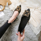 Square-toed single shoes women's spring 2022 new pointed professional women's shoes shallow mouth two-wear peas shoes casual women