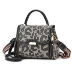 Niche messenger bag 2022 new small square bag retro large capacity women's bag fashion all-match commuter shoulder bag 3781