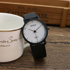 Digital Face Simple Men's and Women's Watch Fashion Women's Silicone Strap Watch Student Quartz Watch