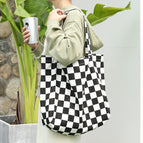 Korean leisure literature canvas bag ins simple printing contrast handbag net red fashion lattice shoulder bag female sr2132