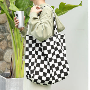 Korean leisure literature canvas bag ins simple printing contrast handbag net red fashion lattice shoulder bag female sr2132