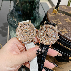 【Large stock】Diminnie Korean Version Full Diamond Belt Women's Watch Fashionable Classy Rotating Large Dial Ladies