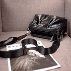 2021 female bag new multi-pocket retro fashion one shoulder messenger cloud large-capacity women bag 220