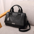 2021 new European and American style flip leather portable messenger pillow Boston large capacity female bag 230