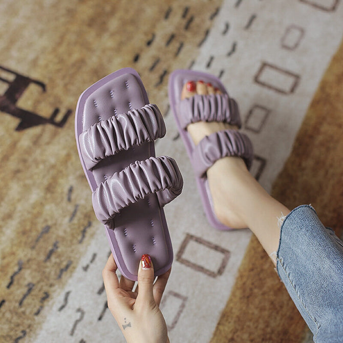 Sandals women's 2022 summer new slippers pleated flat bottom all-match outer wear soft bottom sandals and slippers women 2263-91