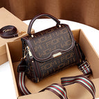 Niche messenger bag 2022 new small square bag retro large capacity women's bag fashion all-match commuter shoulder bag 3781