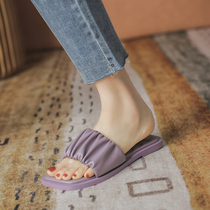 Slippers women's 2022 summer new candy personality pleated flat bottom all-match outside wear soft bottom sandals and slippers 2263-8