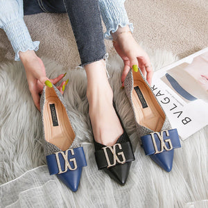 2022 spring new shoes women's diamond casual flat bottom shallow mouth single shoes women's large 222-6