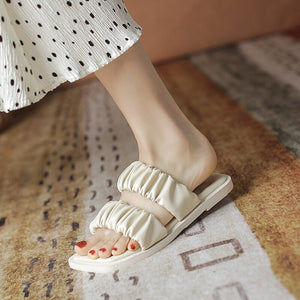 Sandals women's 2022 summer new slippers pleated flat bottom all-match outer wear soft bottom sandals and slippers women 2263-91