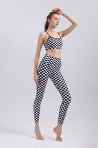Yoga clothings Contrast color black white and red checkerboard yoga suit women's vest with chest pad sports underwear bra fitness pants