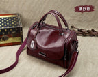 2021 spring and summer new fashion retro oil wax leather handbag shoulder messenger Boston female bag D128