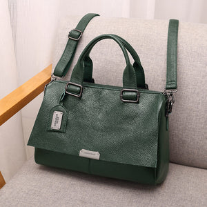 2021 new European and American style flip leather portable messenger pillow Boston large capacity female bag 230