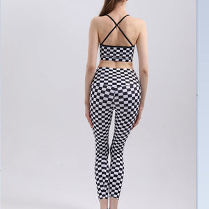 Yoga clothings Contrast color black white and red checkerboard yoga suit women's vest with chest pad sports underwear bra fitness pants