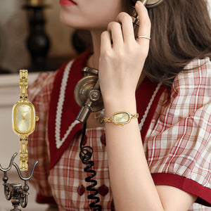 2021 New Arrivals Fashion Ladies Watchessmall Bracelet Watch Light luxury retro small gold watch Oval Cassic Quartz Watch