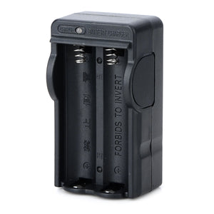 UltraFire UF-12 4.2V 600A 2-18650 Li-ion Battery Charger - Black + White (100~240V)