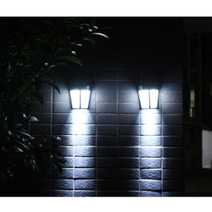 European-Style Retro Outdoor Solar Waterproof LED Courtyard Villa Landscape Lighting (Warm Yellow Light)